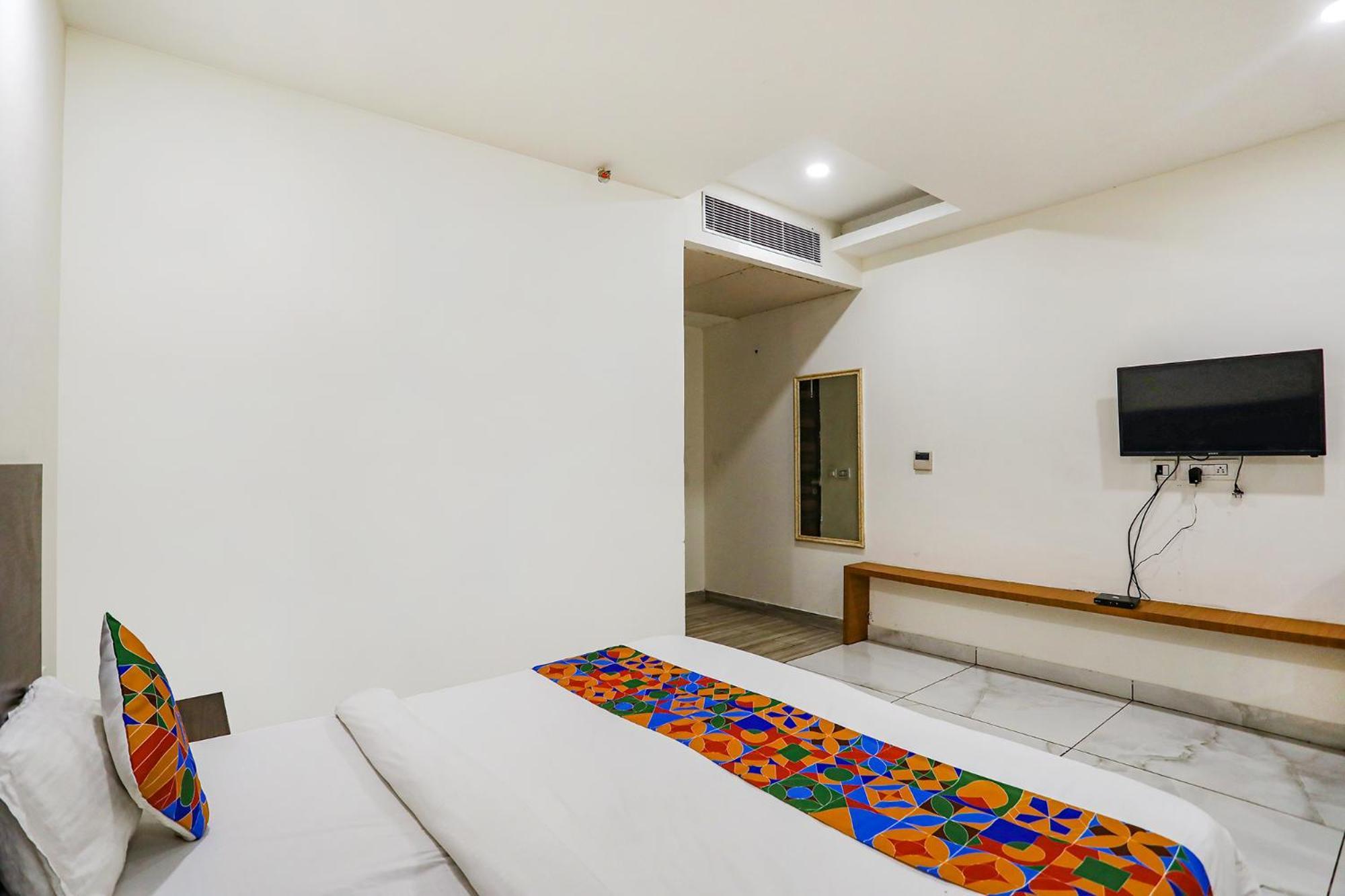 Fabhotel Kinsfolk Ghaziabad Exterior foto